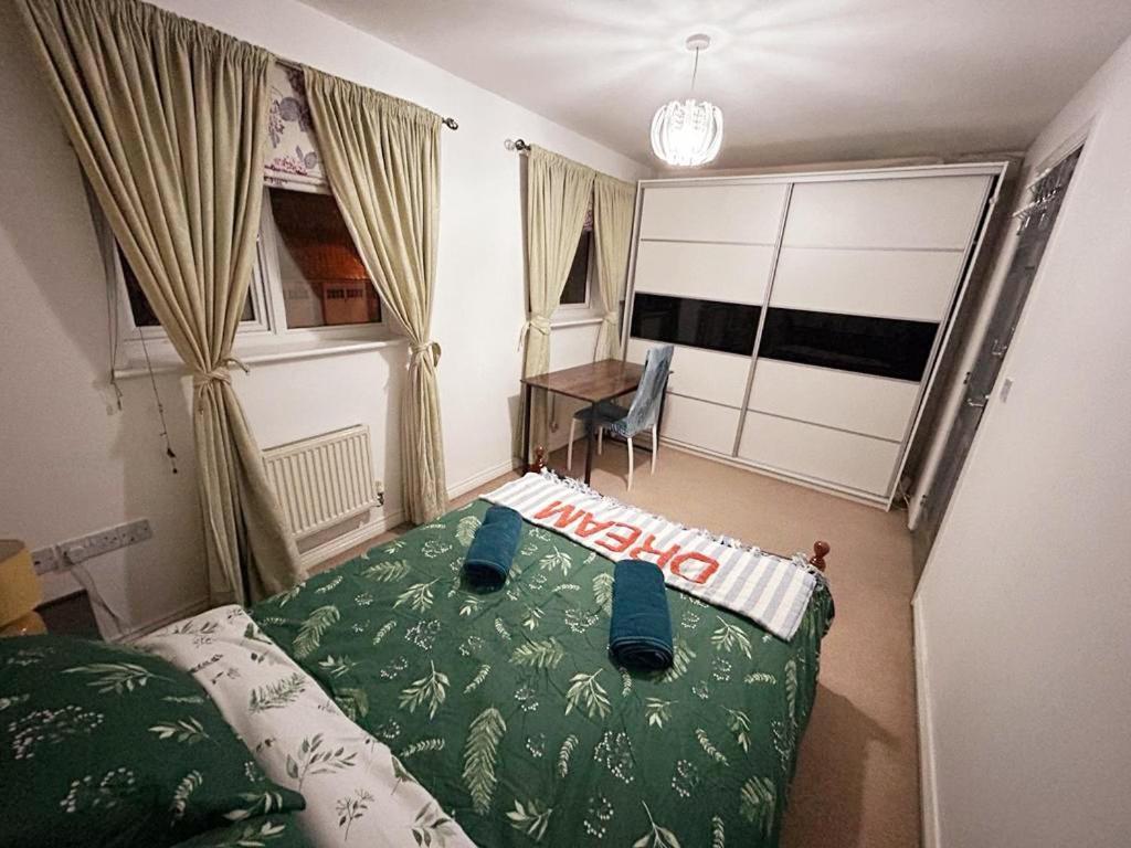 Queens Rooms, A Perfect Stay, Next To Shopping Parks And Central Manchester Exterior photo